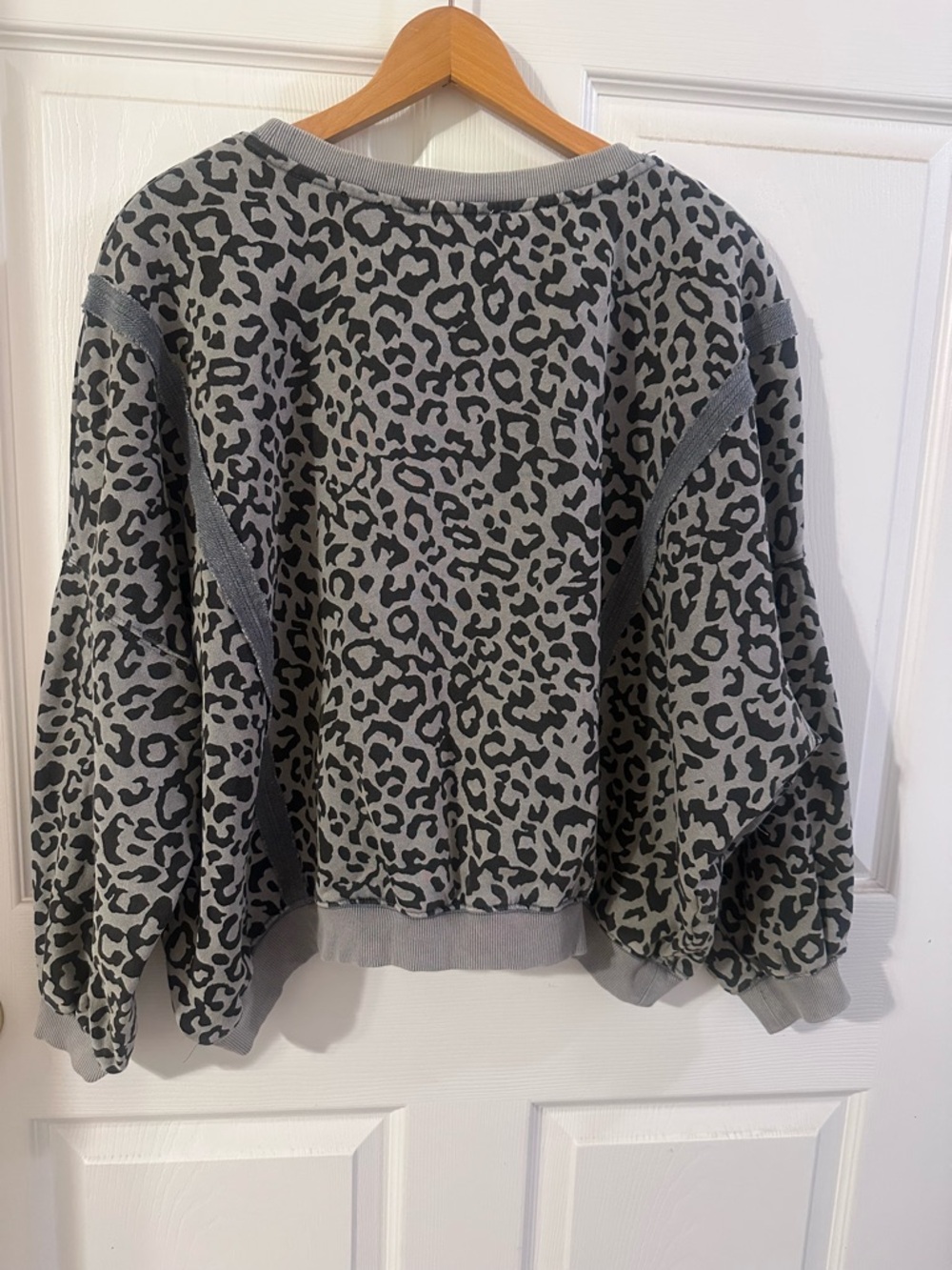 Umgee Gray Ribbed Collar Pullover Sweatshirt - Picture 4 of 4